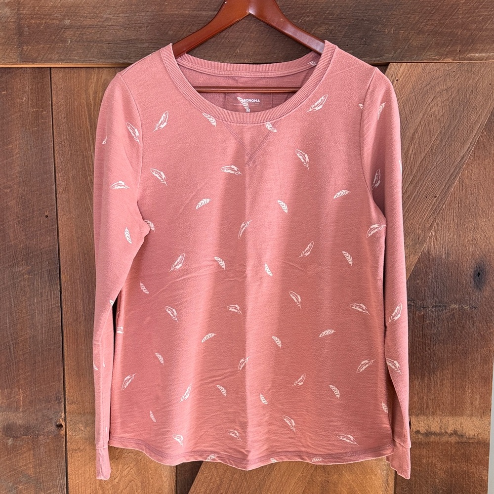 Sonoma Dusty Rose Feather Print Top
